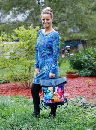 Fanoušek s modelkou... překlápěcí batoh FANOUŠEK - zářiový projekt Eviklubu v kurzu kabelky Kurz k zakoupení ZDE:...