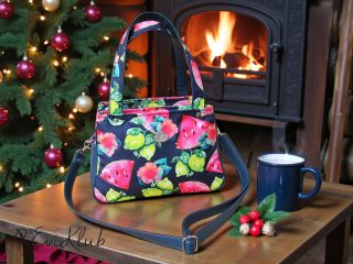 Nohavicová tříkomorovka Vžycky jsme si přála pochopit, jak se šije a už jsem na to přišla 😉 * tříkomorová, prostorná, do...